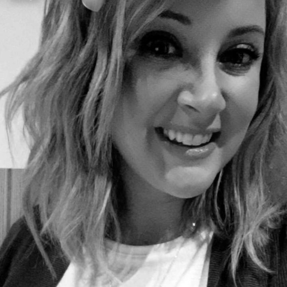 Meet your Posher, Corine - Picture 2 of 3